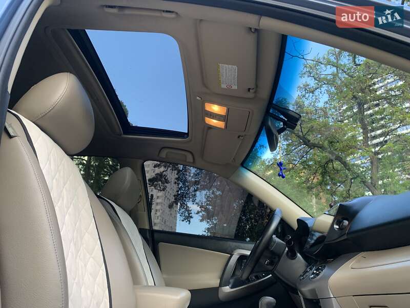 Позашляховик / Кросовер Toyota RAV4 2008 в Києві