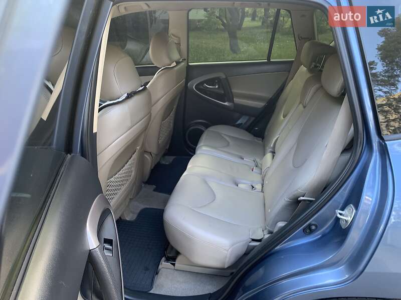 Позашляховик / Кросовер Toyota RAV4 2008 в Києві