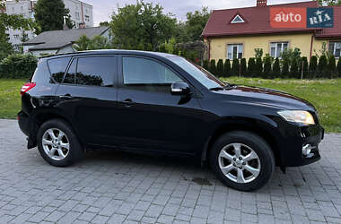 Позашляховик / Кросовер Toyota RAV4 2010 в 