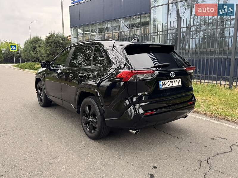 Позашляховик / Кросовер Toyota RAV4 2020 в Дніпрі