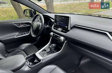 Внедорожник / Кроссовер Toyota RAV4 2020 в 