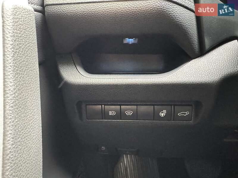 Позашляховик / Кросовер Toyota RAV4 2020 в Дніпрі