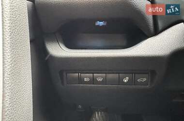 Внедорожник / Кроссовер Toyota RAV4 2020 в 
