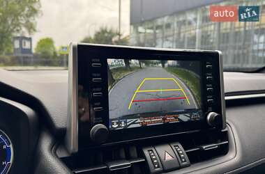 Внедорожник / Кроссовер Toyota RAV4 2020 в 