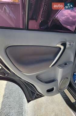 Внедорожник / Кроссовер Toyota RAV4 2002 в 