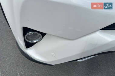 Позашляховик / Кросовер Toyota RAV4 2016 в 
