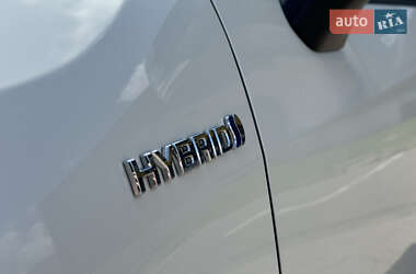 Внедорожник / Кроссовер Toyota RAV4 2020 в 