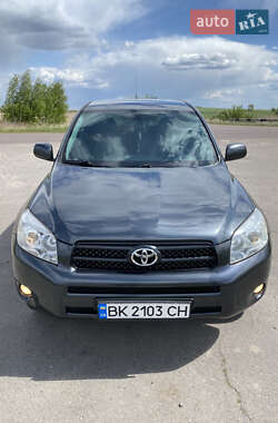 Внедорожник / Кроссовер Toyota RAV4 2007 в Сарнах