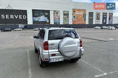 Внедорожник / Кроссовер Toyota RAV4 2003 в 