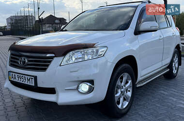 Позашляховик / Кросовер Toyota RAV4 2011 в 