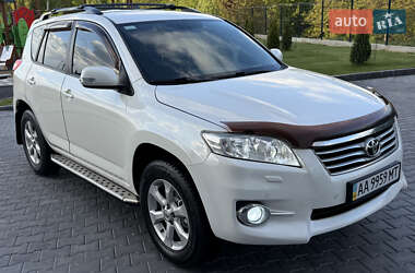 Позашляховик / Кросовер Toyota RAV4 2011 в 