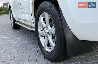 Позашляховик / Кросовер Toyota RAV4 2011 в 