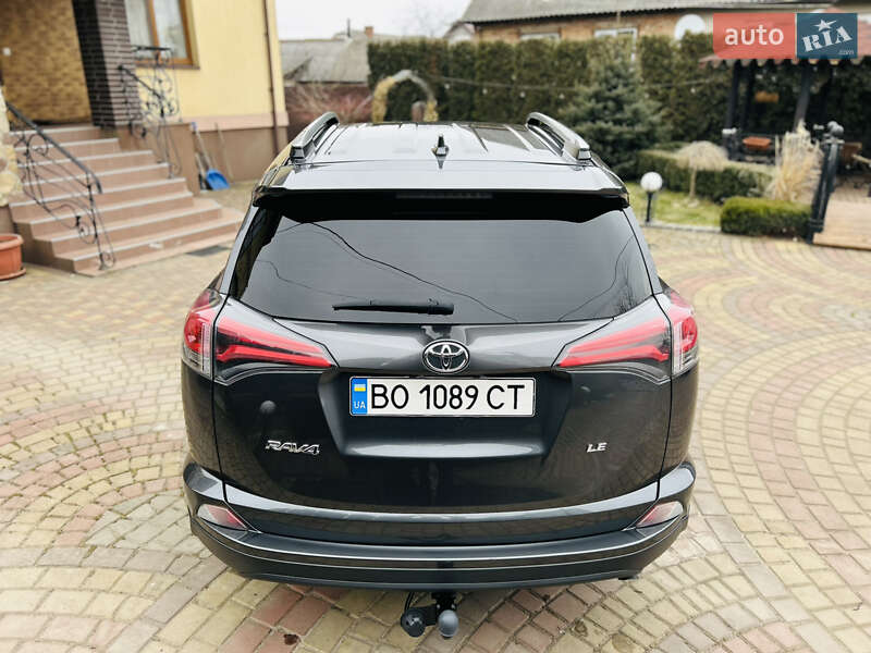 Позашляховик / Кросовер Toyota RAV4 2017 в Дубні