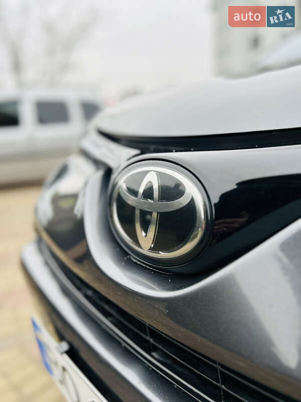 Позашляховик / Кросовер Toyota RAV4 2017 в Дубні