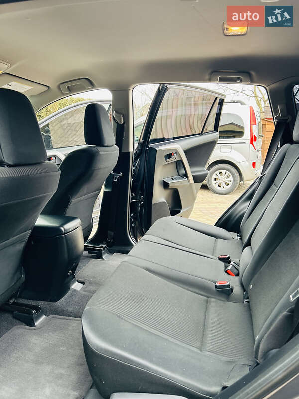 Позашляховик / Кросовер Toyota RAV4 2017 в Дубні