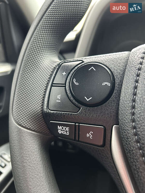 Позашляховик / Кросовер Toyota RAV4 2017 в Дубні