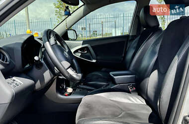 Внедорожник / Кроссовер Toyota RAV4 2010 в 