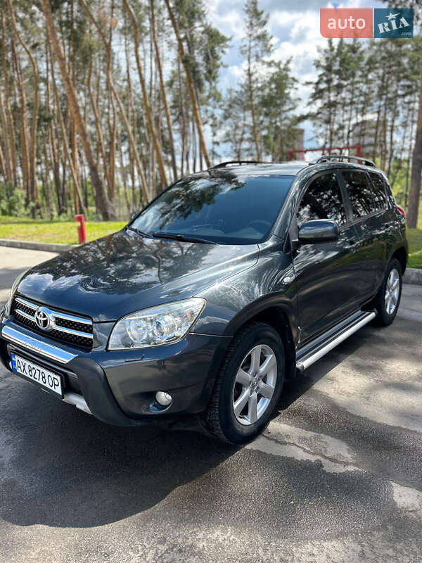 Внедорожник / Кроссовер Toyota RAV4 2008 в 