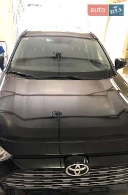 Внедорожник / Кроссовер Toyota RAV4 2019 в 