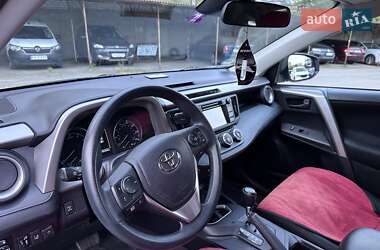 Позашляховик / Кросовер Toyota RAV4 2017 в 