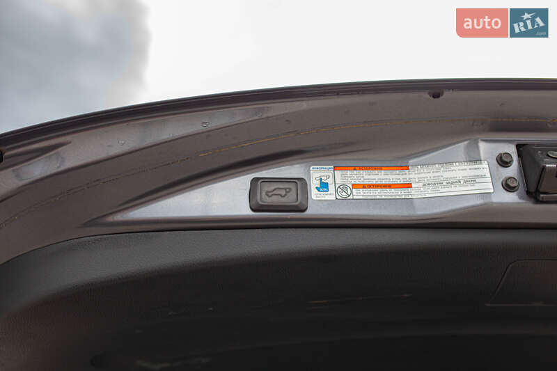 Внедорожник / Кроссовер Toyota RAV4 2013 в Киеве