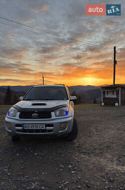 Позашляховик / Кросовер Toyota RAV4 2003 в Міжгір'ї