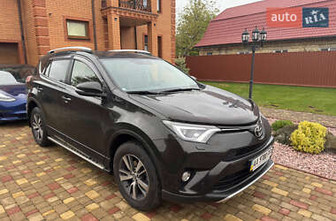 Внедорожник / Кроссовер Toyota RAV4 2016 в Киеве