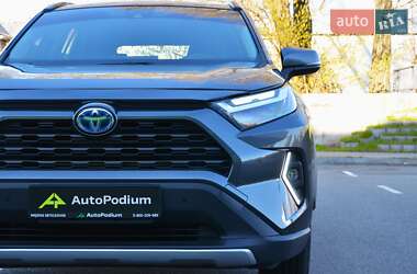 Внедорожник / Кроссовер Toyota RAV4 2020 в 