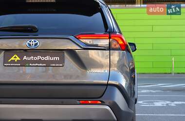 Внедорожник / Кроссовер Toyota RAV4 2020 в 