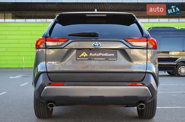 Внедорожник / Кроссовер Toyota RAV4 2020 в 