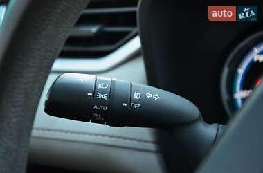 Внедорожник / Кроссовер Toyota RAV4 2020 в 