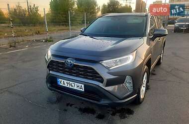 Позашляховик / Кросовер Toyota RAV4 2020 в Києві