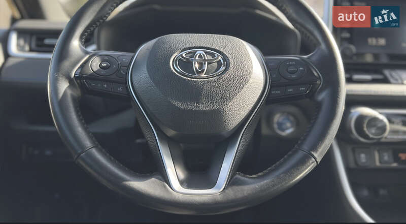 Внедорожник / Кроссовер Toyota RAV4 2019 в Львове