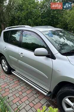 Позашляховик / Кросовер Toyota RAV4 2006 в 