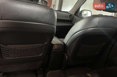 Внедорожник / Кроссовер Toyota RAV4 2010 в 