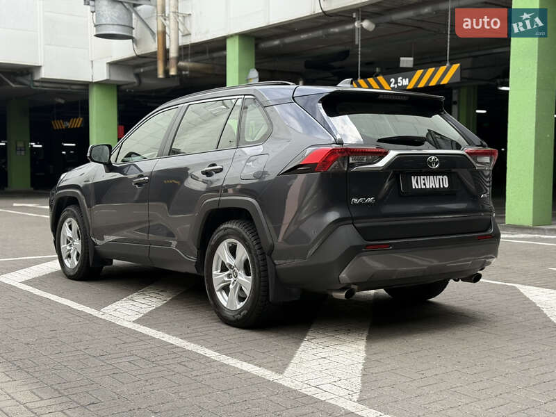 Позашляховик / Кросовер Toyota RAV4 2020 в Києві