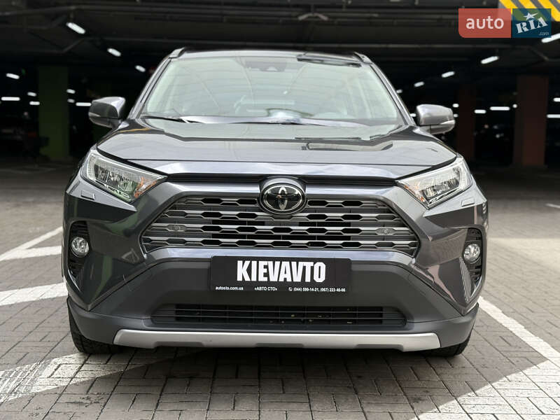 Позашляховик / Кросовер Toyota RAV4 2020 в Києві