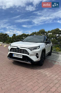 Позашляховик / Кросовер Toyota RAV4 2021 в Чернівцях