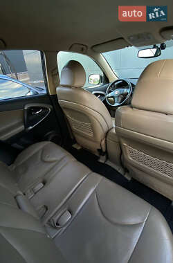 Позашляховик / Кросовер Toyota RAV4 2006 в 