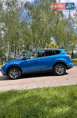 Внедорожник / Кроссовер Toyota RAV4 2018 в 