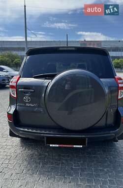 Внедорожник / Кроссовер Toyota RAV4 2011 в 