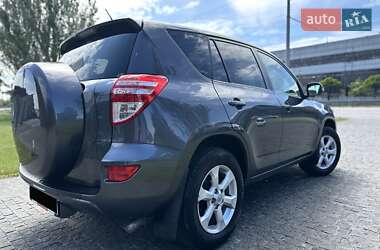 Внедорожник / Кроссовер Toyota RAV4 2011 в 