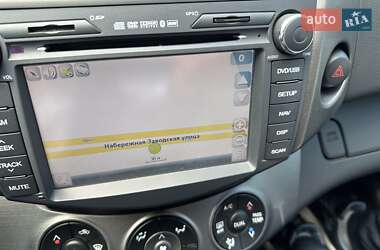 Внедорожник / Кроссовер Toyota RAV4 2011 в 