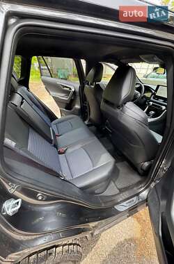Внедорожник / Кроссовер Toyota RAV4 2024 в 