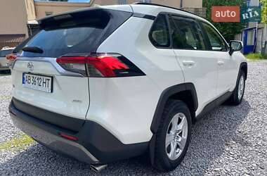 Внедорожник / Кроссовер Toyota RAV4 2020 в 
