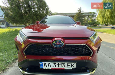 Позашляховик / Кросовер Toyota RAV4 2021 в 