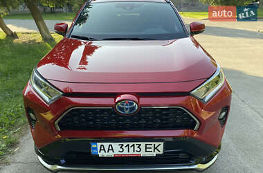 Позашляховик / Кросовер Toyota RAV4 2021 в 