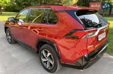 Позашляховик / Кросовер Toyota RAV4 2021 в 