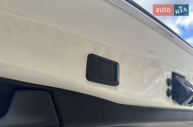 Внедорожник / Кроссовер Toyota RAV4 2022 в 