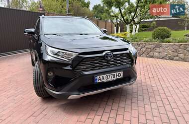 Позашляховик / Кросовер Toyota RAV4 2020 в Києві